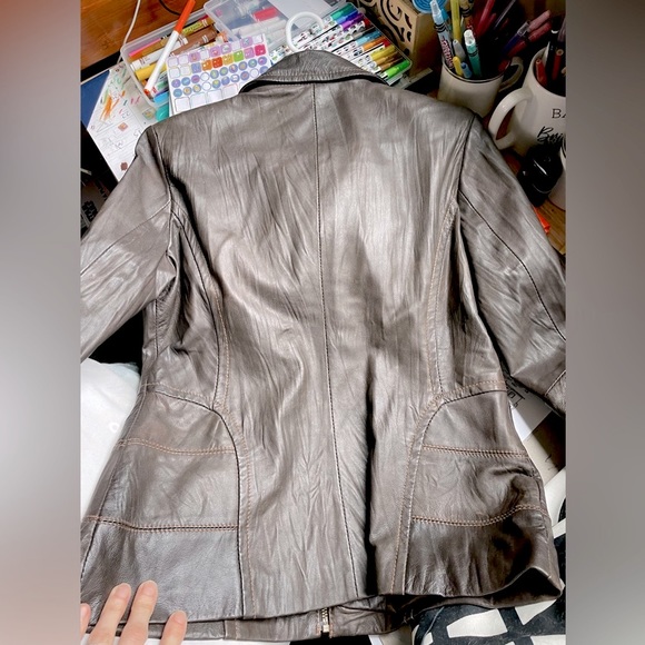 Danier Chocolate Brown Leather Jacket - Picture 10 of 16